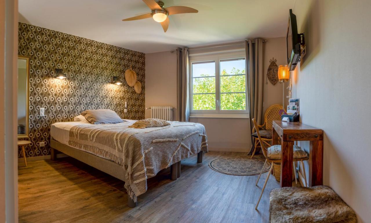 Hotel-Restaurant Le Sorgia Бельгард-сюр-Валзерин Экстерьер фото