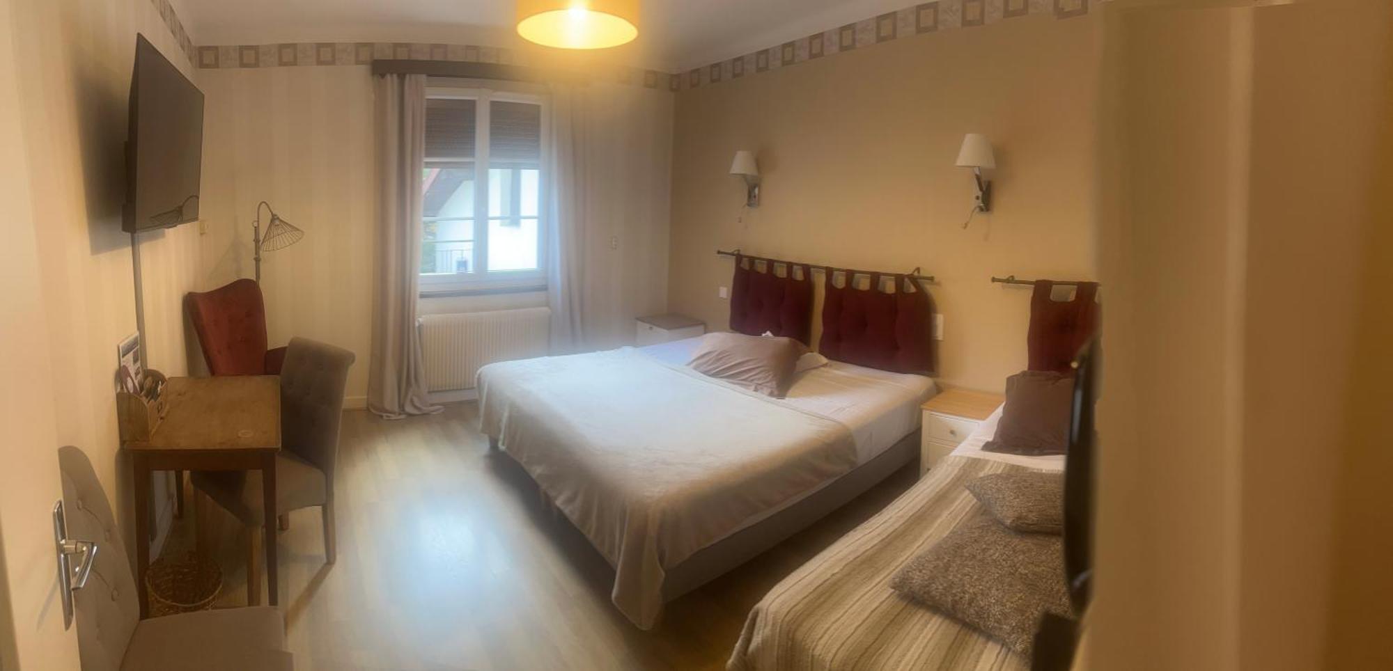 Hotel-Restaurant Le Sorgia Бельгард-сюр-Валзерин Экстерьер фото