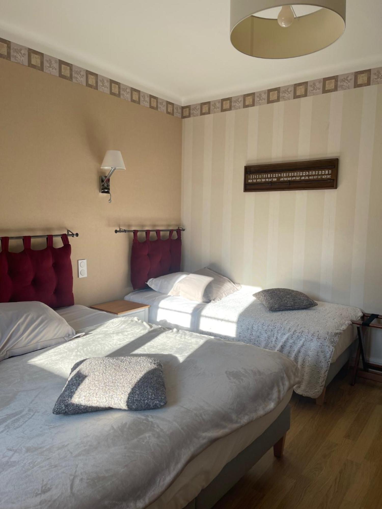 Hotel-Restaurant Le Sorgia Бельгард-сюр-Валзерин Экстерьер фото