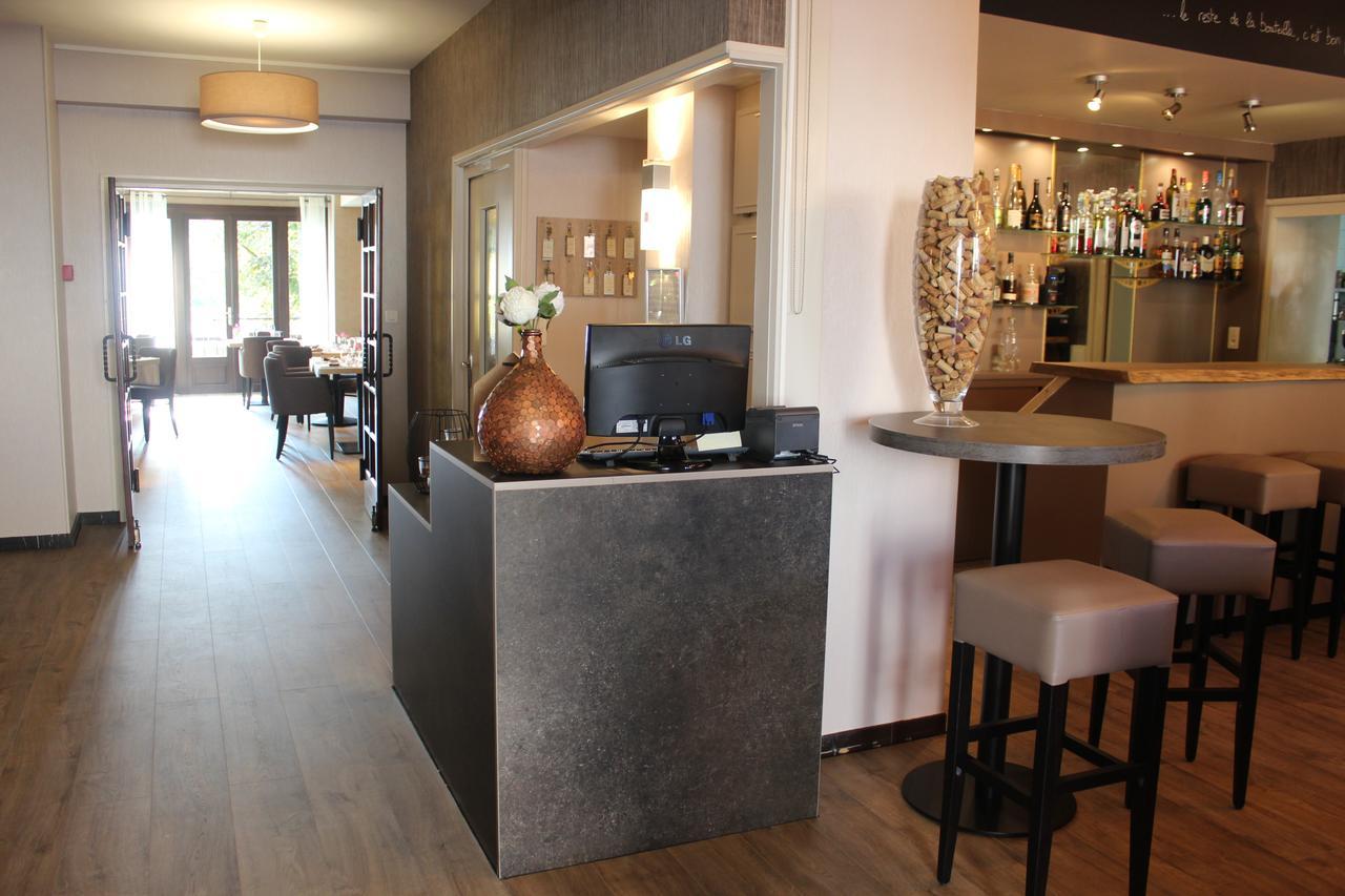 Hotel-Restaurant Le Sorgia Бельгард-сюр-Валзерин Экстерьер фото