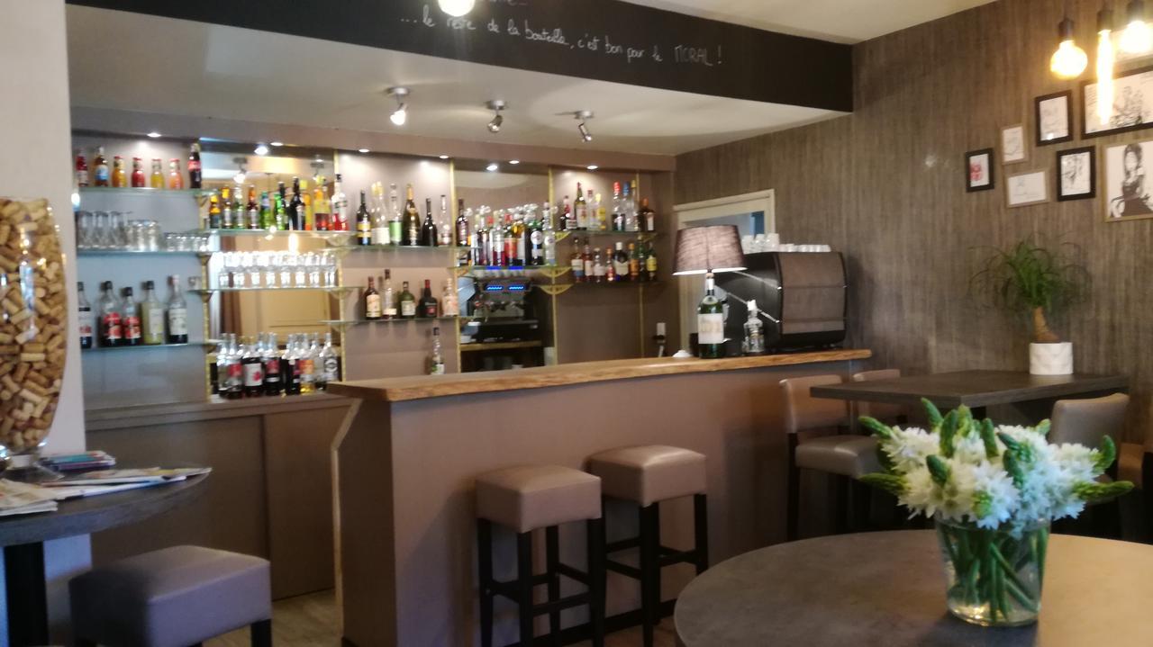 Hotel-Restaurant Le Sorgia Бельгард-сюр-Валзерин Экстерьер фото