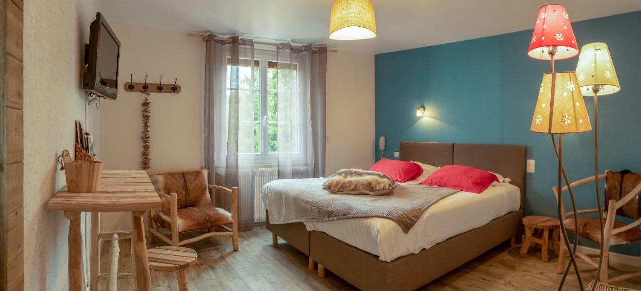 Hotel-Restaurant Le Sorgia Бельгард-сюр-Валзерин Экстерьер фото